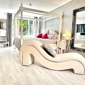 jb-whirlpool-suite-hamburg.hamburg-hotels-de.com/